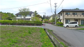 敷地南東から北西側方向を撮影