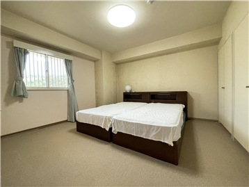 洋室（入口より撮影）