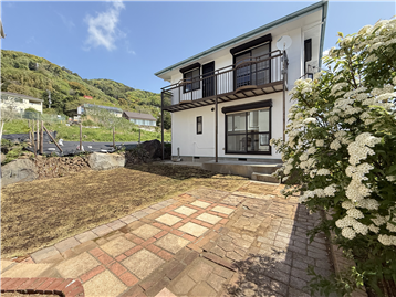 庭と建物外観／南西側より撮影