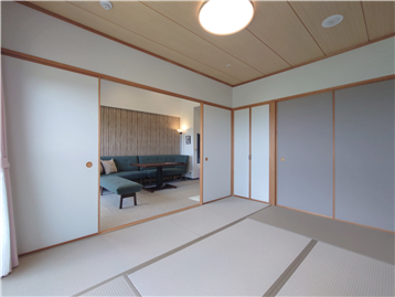 和室の南角よりLDK方向
