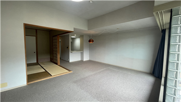 LDK（キッチン方向を撮影）