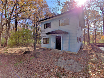 敷地内北西側より建物方向