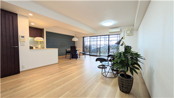 LDK(バルコニー方向を撮影)