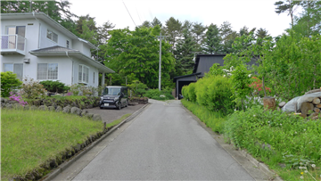 前面道路（北西方向を撮影）