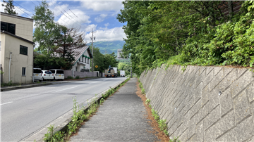 西側前面道路／北方向を撮影