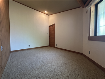 約6.8畳の洋室（リフォーム・補修等工事前）