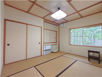 和室2を居室入口より撮影