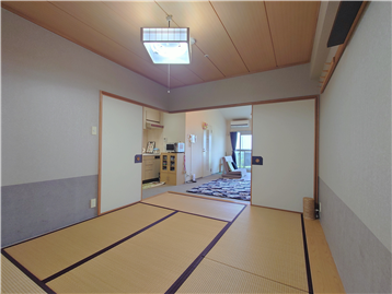 和室の北角よりLDK方向