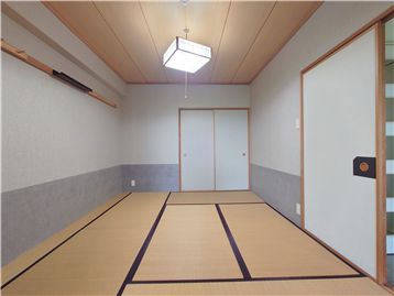 和室をLDK側より撮影
