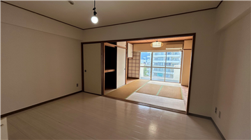 LDKと和室（入口から撮影）