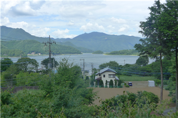 洋室３から望む河口湖