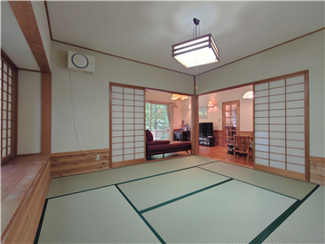 和室の北角よりLDK方向