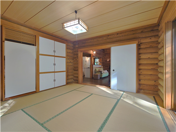和室の西角よりLDK方向