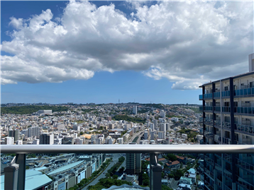 バルコニーからの眺望／正面（東）方向を撮影