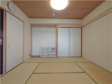 和室をLDK側より撮影