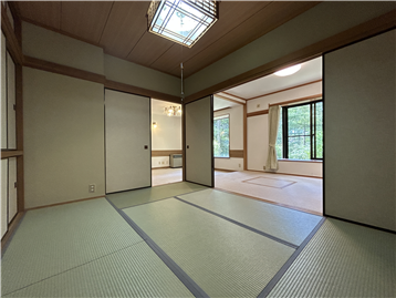 LDKと隣接する和室（南方向を撮影）