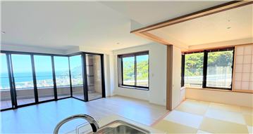 LDKと和室/キッチンより撮影