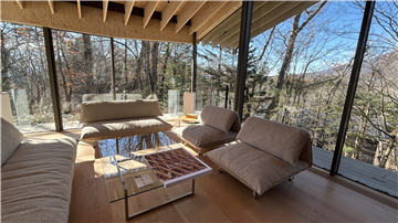 母屋1階リビングから南西方向の景観