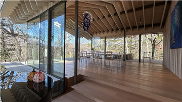 母屋／1階リビングからダイニング方向