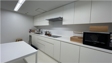 母屋キッチン／南方向を撮影