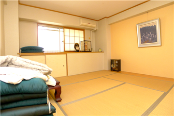 ゆったり寛げる和室（約８．０畳）