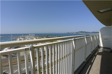 西側バルコニーから見える眺望/北西方向を撮影