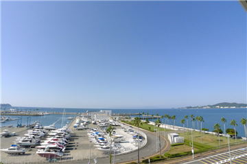 西側バルコニーから見渡す和歌浦湾/(正面)西方向を撮影