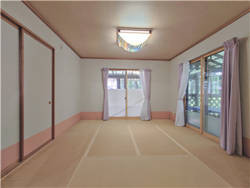 和室1をLDK側より撮影