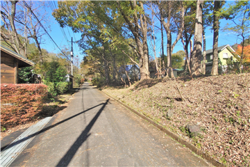 南西側約5.0ｍ幅の接面道路