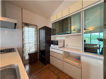 キッチンに勝手口あり