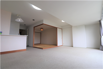 LDK（和室方向を撮影）