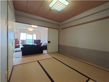 和室の北角よりLDK方向