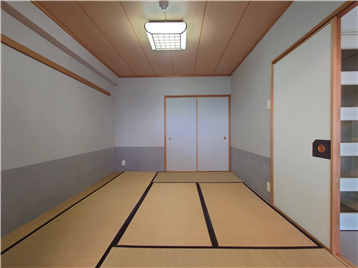 和室をLDK側より撮影