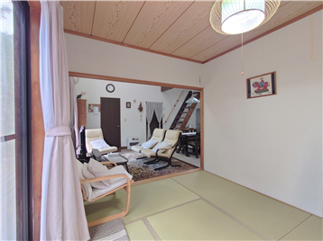 和室の南角よりLDK方向