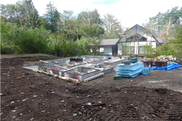 敷地南東側から北西方向を撮影(2025年10月18日撮影)