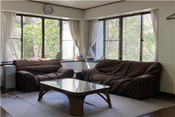 リビング／１階（南西方向を撮影）