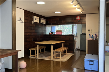 ダイニングキッチン／１階（東方向を撮影）