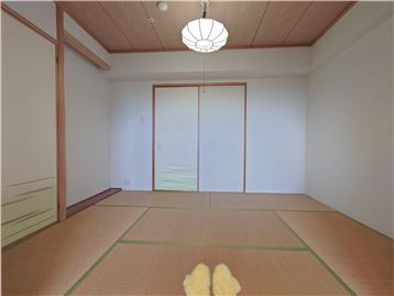 和室を洋室側より撮影