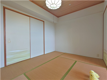 和室を東角より撮影