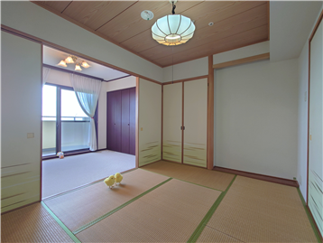 和室の西角より洋室方向