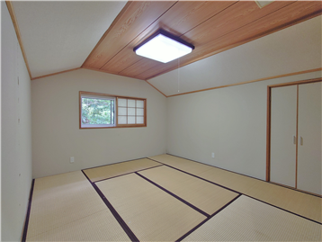 和室を居室入口より撮影
