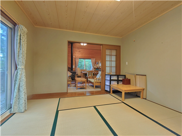 和室の東角よりLDK方向