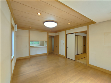 LDKの南西角より和室方向