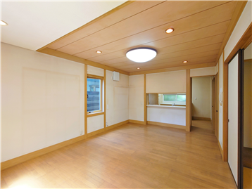 LDKの南東角よりキッチン方向