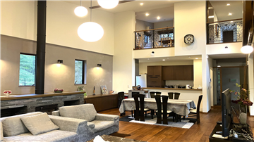 リビング・ダイニング(キッチン方向を撮影)