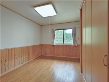 洋室を居室入口より