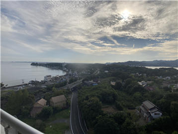 バルコニーから西側に浜名湖・猪鼻湖を望む