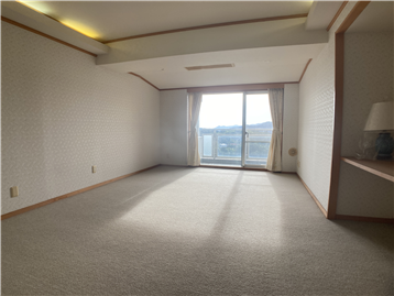 バルコニー付洋室1／入口から撮影