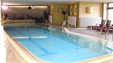 室内温水プール