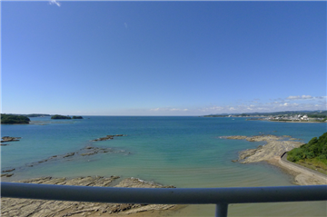 バルコニーから見渡せる田辺湾（西方向）